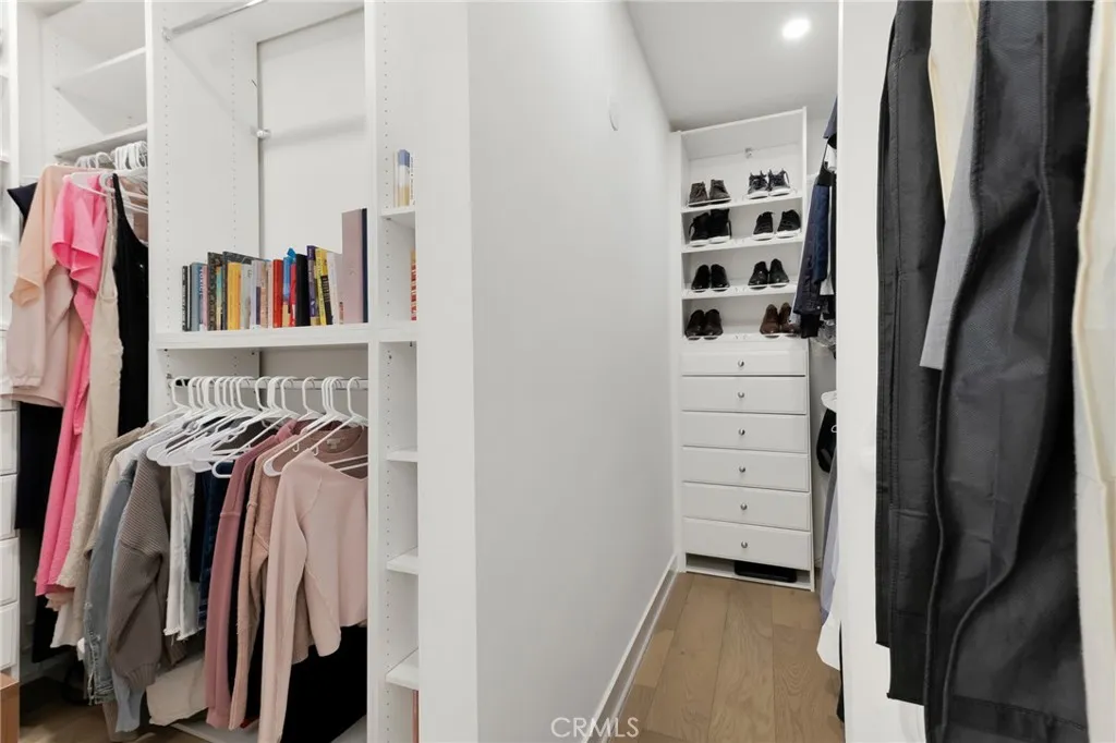805 N Kemp, Burbank, California 91505 home-pic-23
