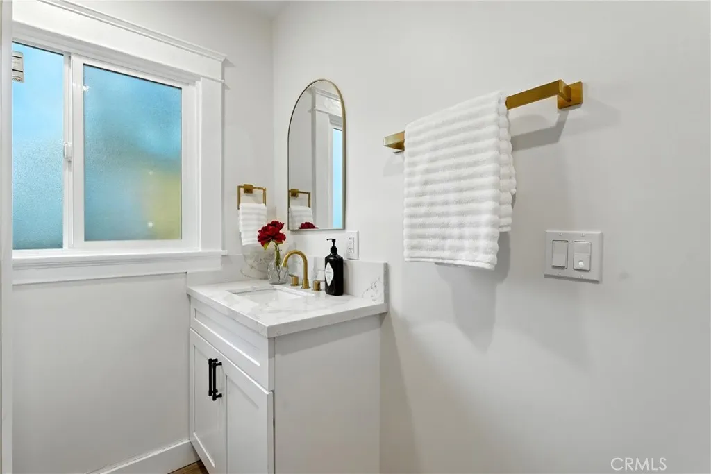4340 2nd Avenue, Los Angeles, California 90008 home-pic-16