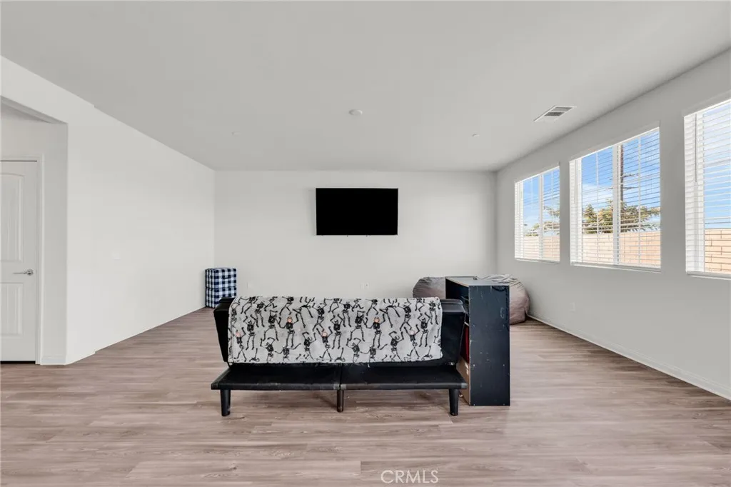 1744 Wisteria, San Jacinto, California 92583 home-pic-11