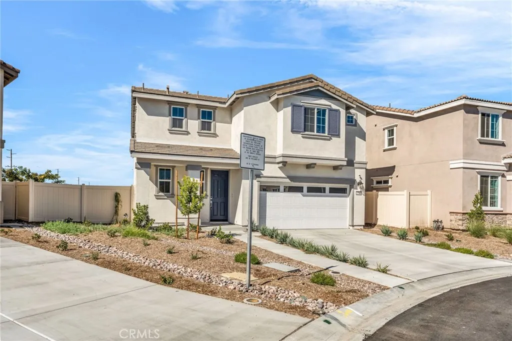 1744 Wisteria, San Jacinto, California 92583 home-pic-2