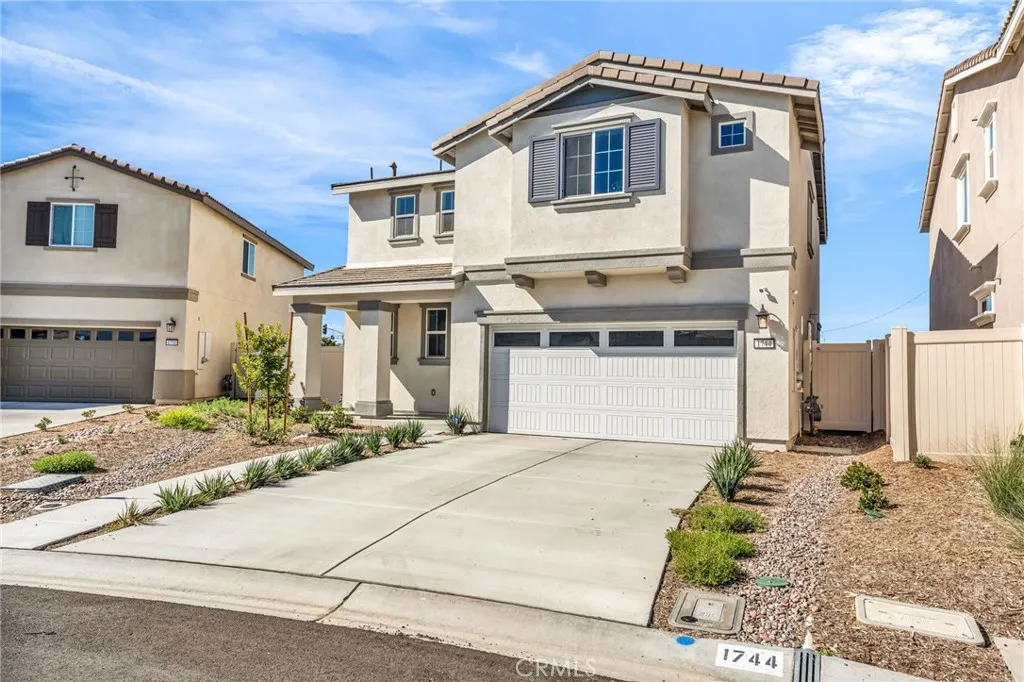 1744 Wisteria, San Jacinto, California 92583 home-pic-3