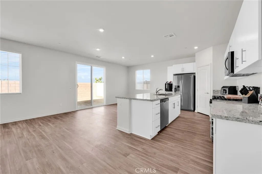 1744 Wisteria, San Jacinto, California 92583 home-pic-16