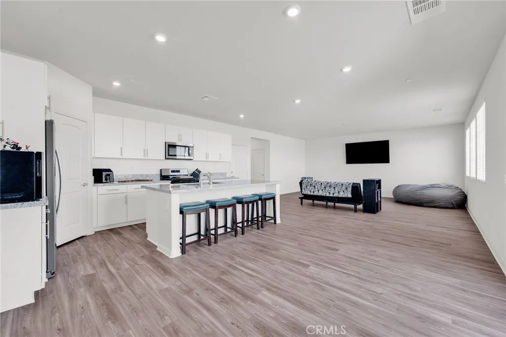 1744 Wisteria, San Jacinto, California 92583 home-pic-19