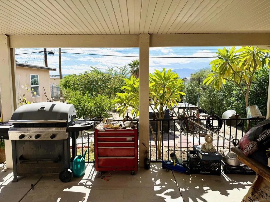 66425 Desert View Avenue, Desert Hot Springs, California 92240 home-pic-12