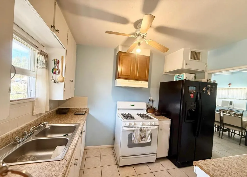 66425 Desert View Avenue, Desert Hot Springs, California 92240 home-pic-6