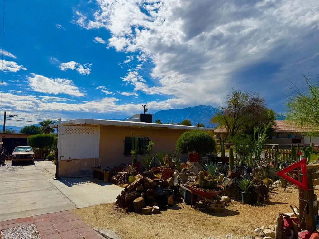 66425 Desert View Avenue, Desert Hot Springs, California 92240 home-pic-2