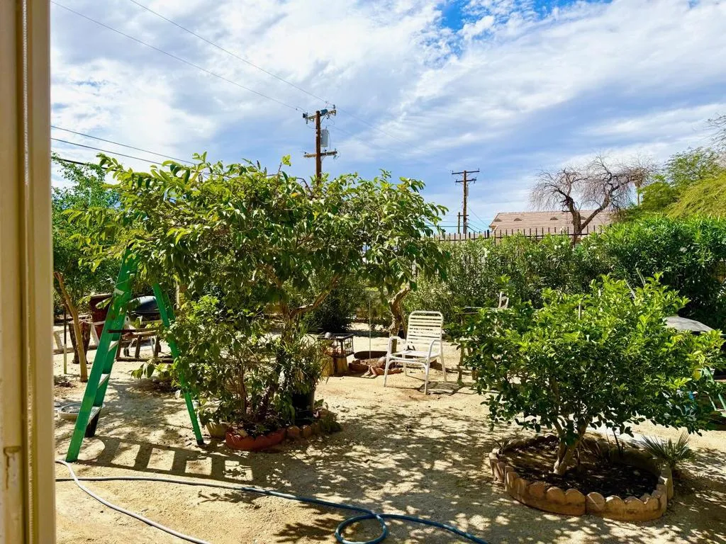 66425 Desert View Avenue, Desert Hot Springs, California 92240 home-pic-15