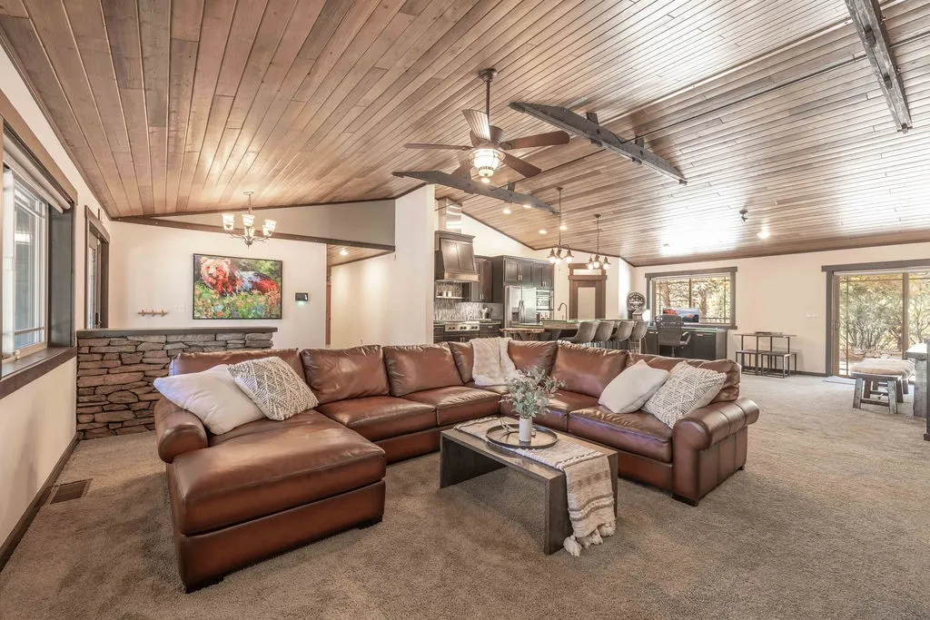 1605 Shenandoah Way, Big Bear City, California 92314 home-pic-8