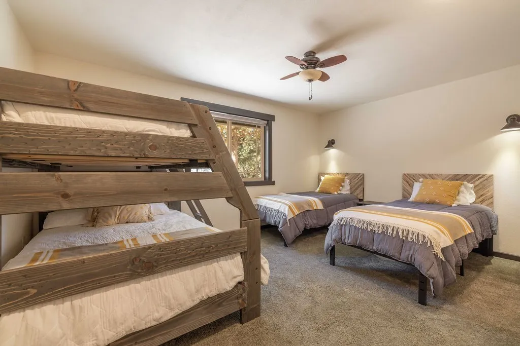 1605 Shenandoah Way, Big Bear City, California 92314 home-pic-29