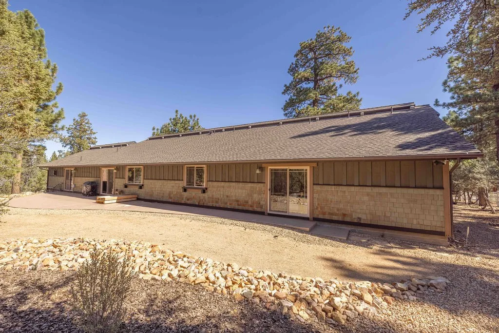 1605 Shenandoah Way, Big Bear City, California 92314 home-pic-39