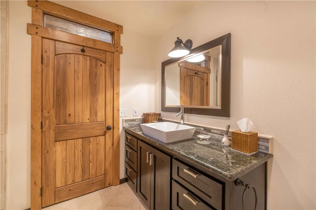 1605 Shenandoah Way, Big Bear City, California 92314 home-pic-28