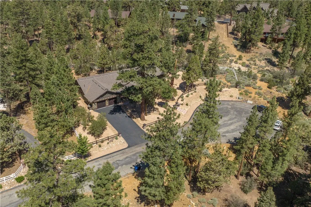 1605 Shenandoah Way, Big Bear City, California 92314 home-pic-2