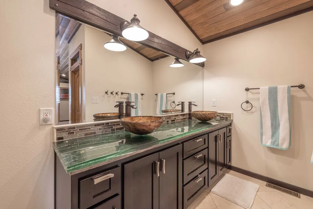 1605 Shenandoah Way, Big Bear City, California 92314 home-pic-20