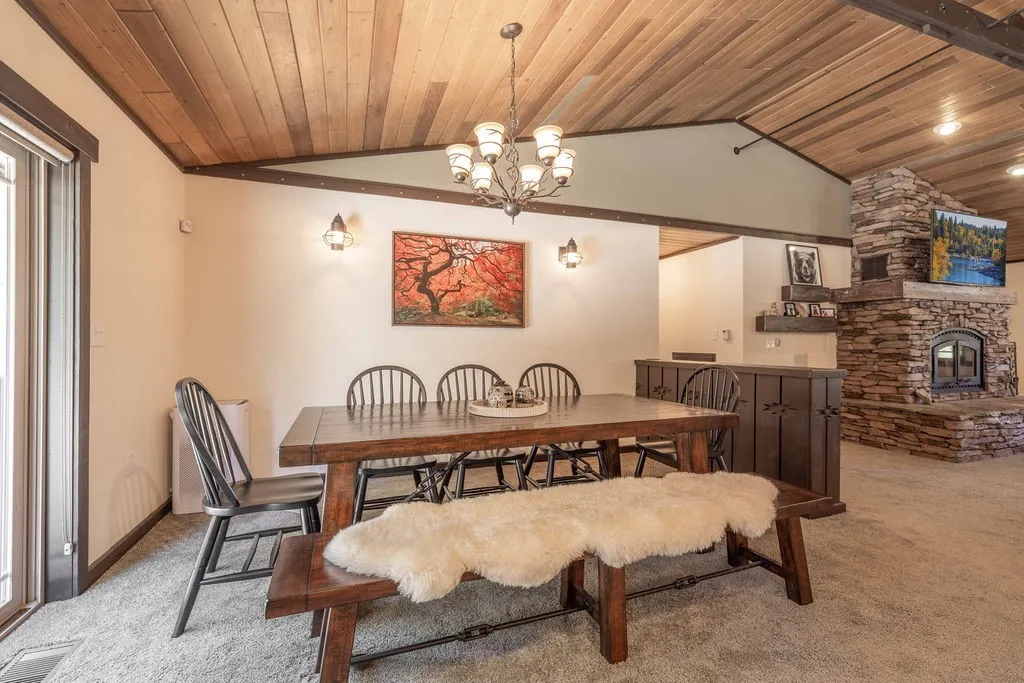 1605 Shenandoah Way, Big Bear City, California 92314 home-pic-11