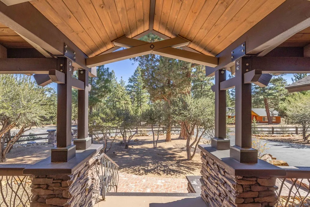 1605 Shenandoah Way, Big Bear City, California 92314 home-pic-7