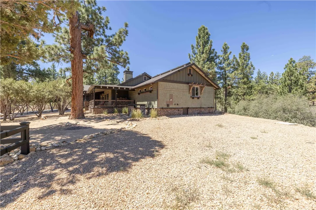 1605 Shenandoah Way, Big Bear City, California 92314 home-pic-42