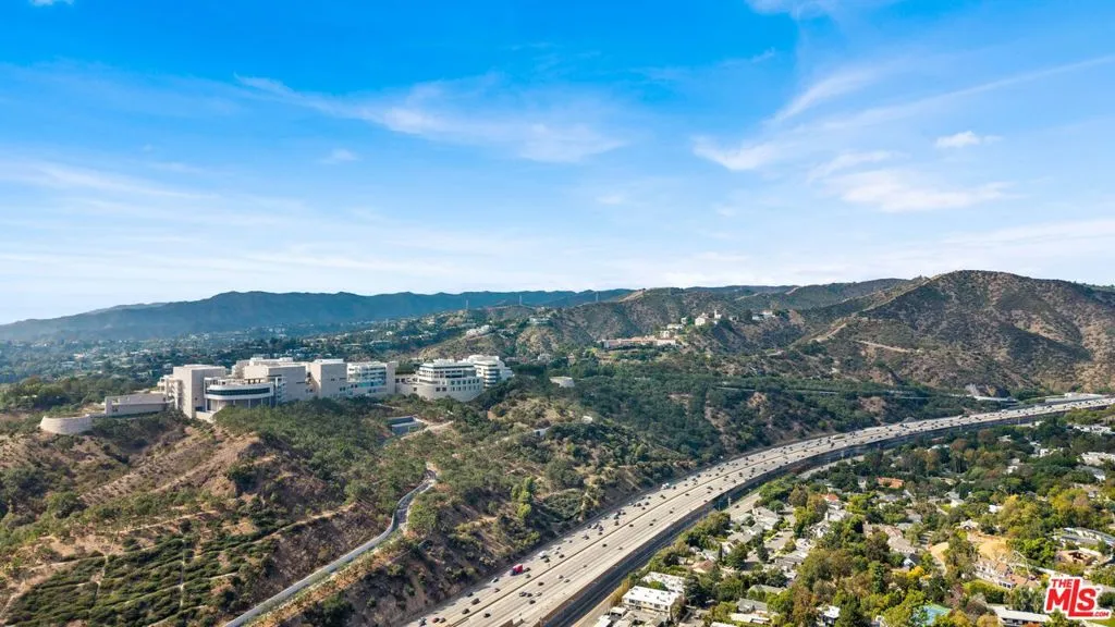 11601 Bellagio Road, Los Angeles, California 90049 home-pic-42