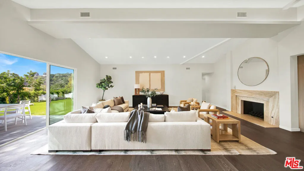 11601 Bellagio Road, Los Angeles, California 90049 home-pic-10