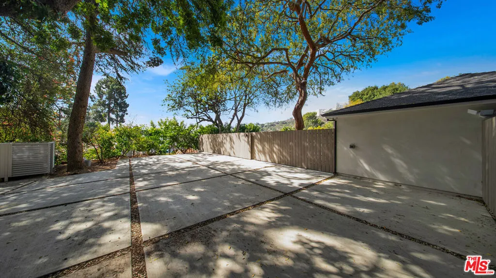 11601 Bellagio Road, Los Angeles, California 90049 home-pic-39