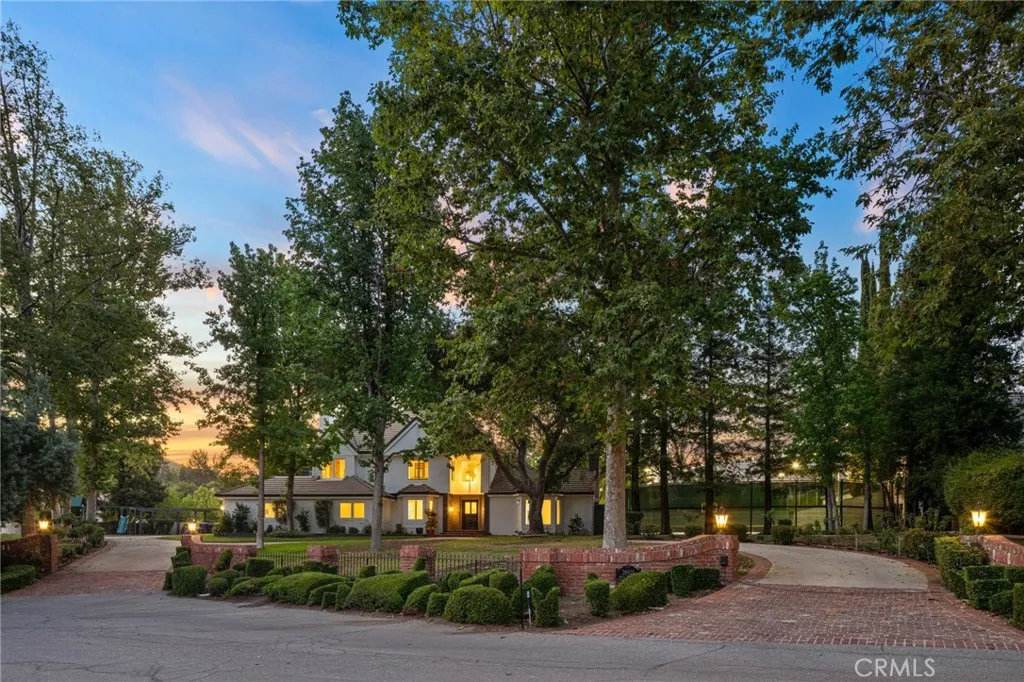 28925 Medea Mesa Road, Agoura Hills, California 91301 home-pic-0
