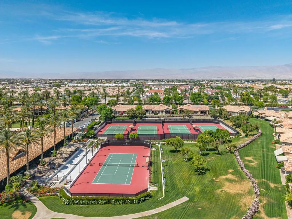 48205 Casita Drive, La Quinta, California 92253 home-pic-8