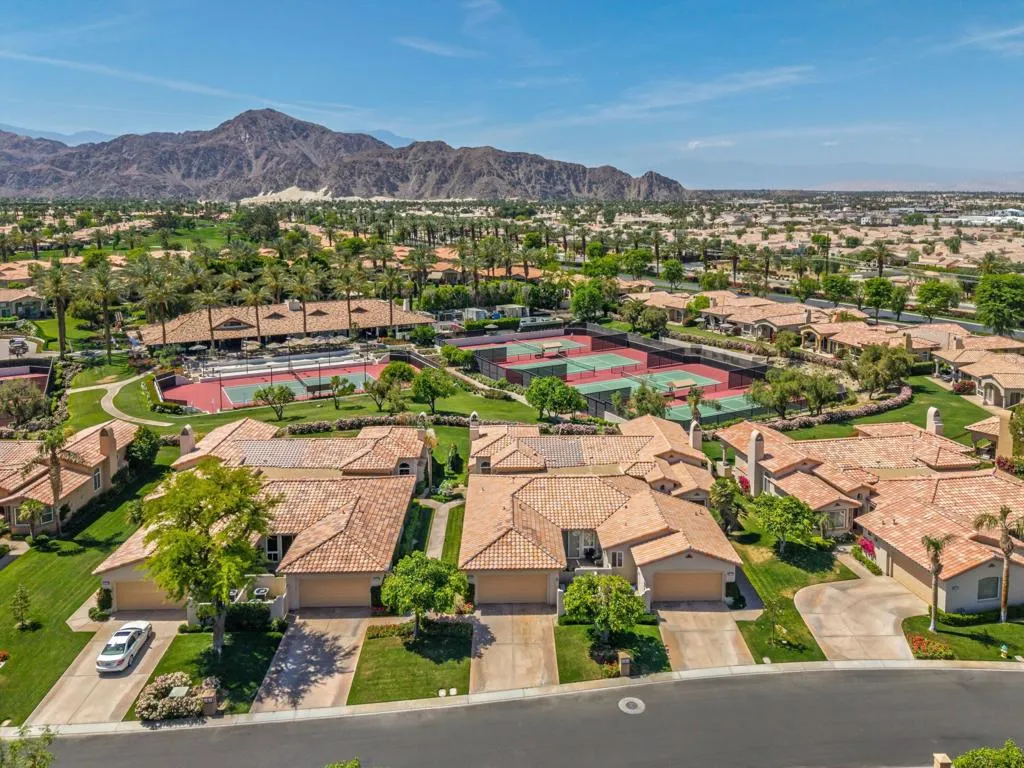 48205 Casita Drive, La Quinta, California 92253 home-pic-9