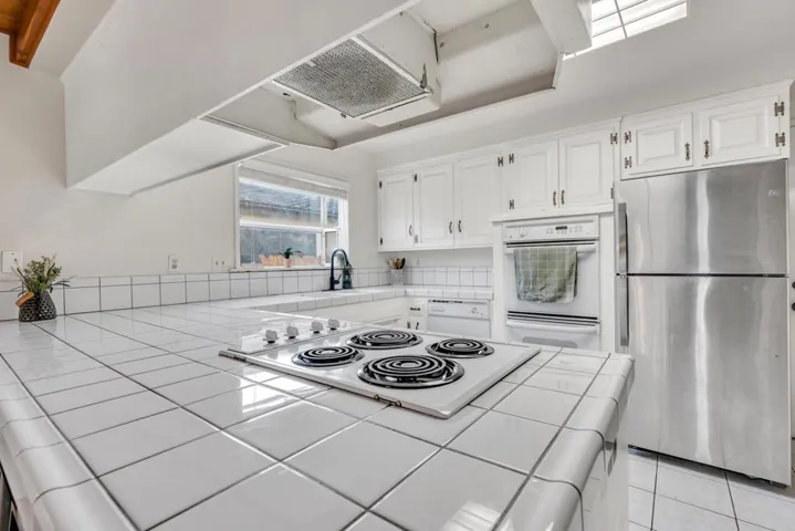 1062 Madison Avenue, Los Banos, California 93635