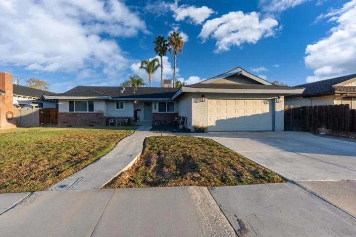 1062 Madison Avenue, Los Banos, California 93635