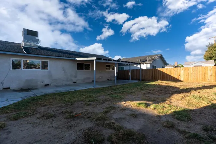 1062 Madison Avenue, Los Banos, California 93635