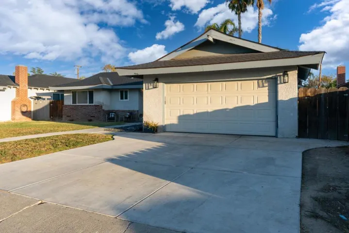 1062 Madison Avenue, Los Banos, California 93635