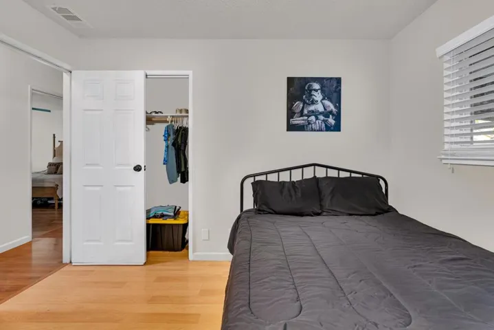 1062 Madison Avenue, Los Banos, California 93635