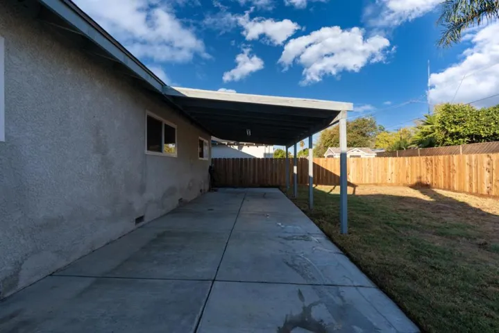 1062 Madison Avenue, Los Banos, California 93635