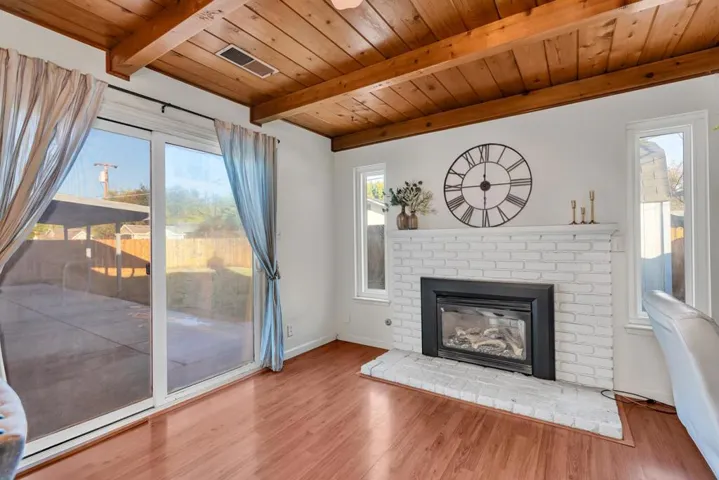 1062 Madison Avenue, Los Banos, California 93635