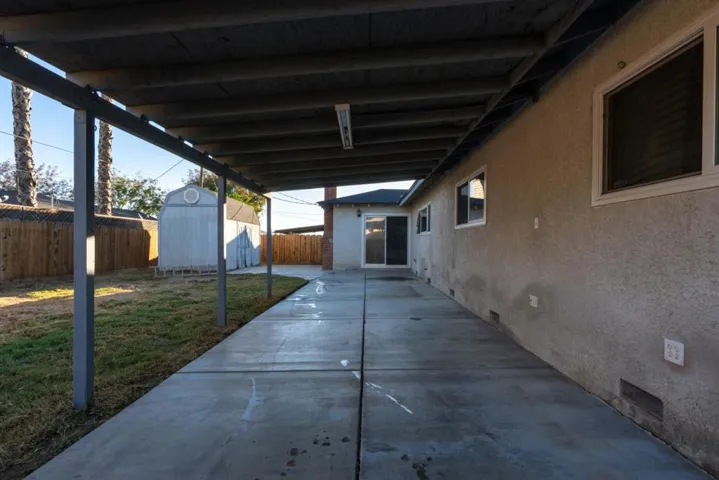 1062 Madison Avenue, Los Banos, California 93635