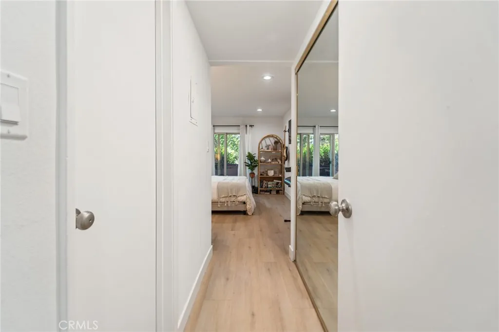 5440 Lindley 201, Encino, California 91316 home-pic-18