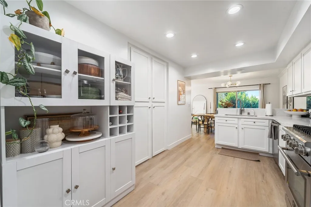 5440 Lindley 201, Encino, California 91316 home-pic-13