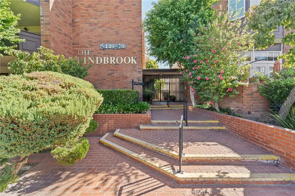 5440 Lindley 201, Encino, California 91316 home-pic-35