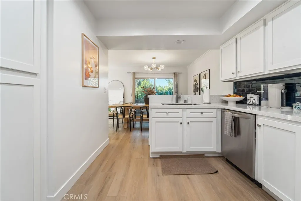 5440 Lindley 201, Encino, California 91316 home-pic-15