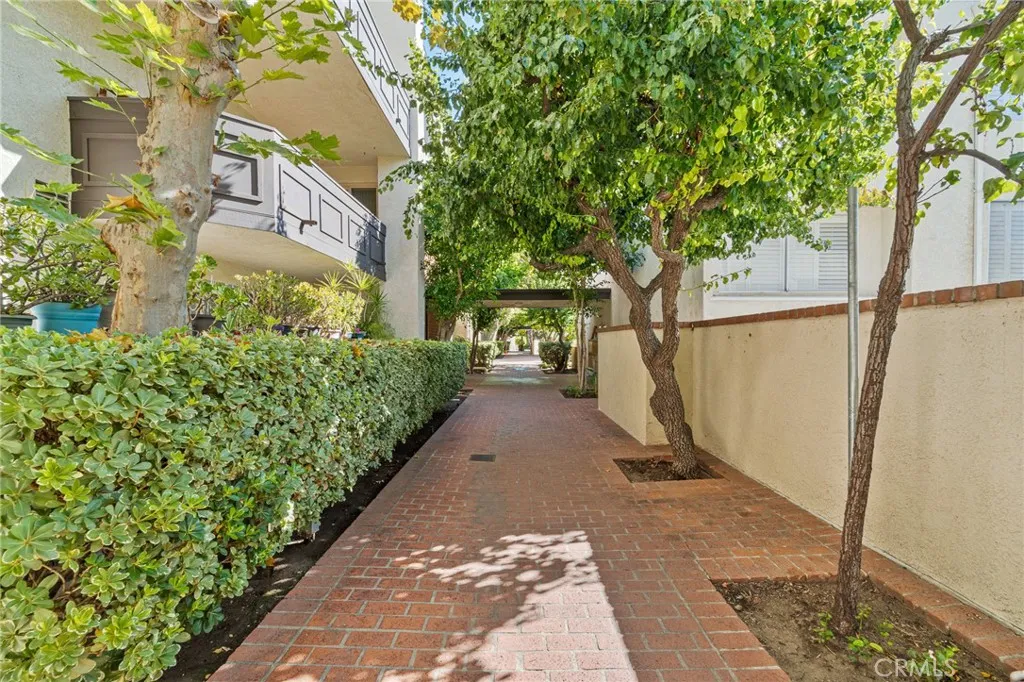 5440 Lindley 201, Encino, California 91316 home-pic-27