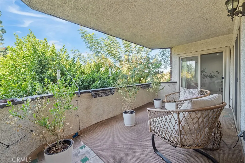 5440 Lindley 201, Encino, California 91316 home-pic-9