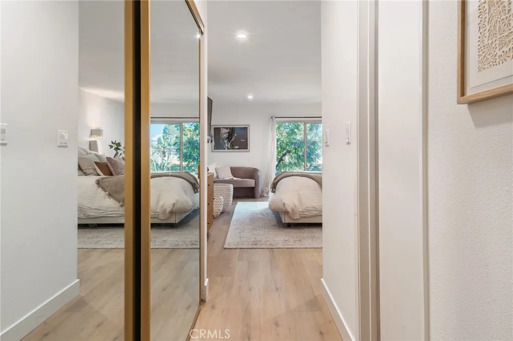 5440 Lindley 201, Encino, California 91316 home-pic-21