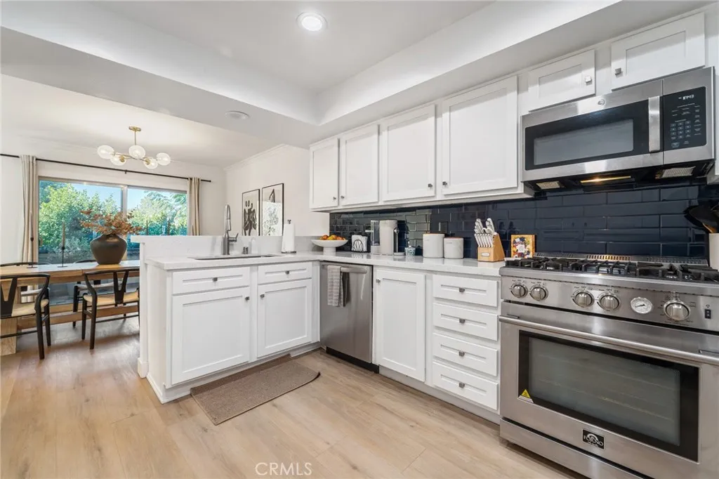 5440 Lindley 201, Encino, California 91316 home-pic-14