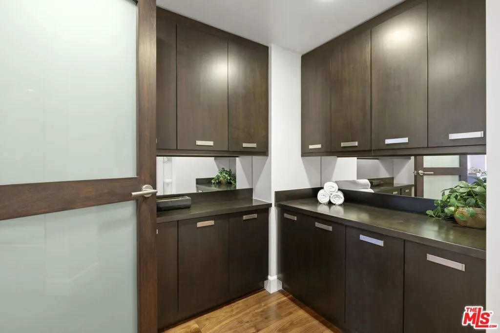 2222 Avenue Of The Stars 1004, Los Angeles, California 90067 home-pic-17