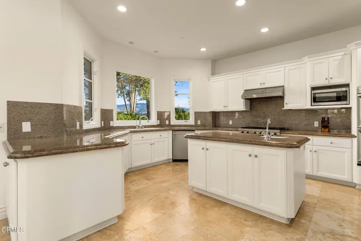 S8C_12986 MacDonald_031