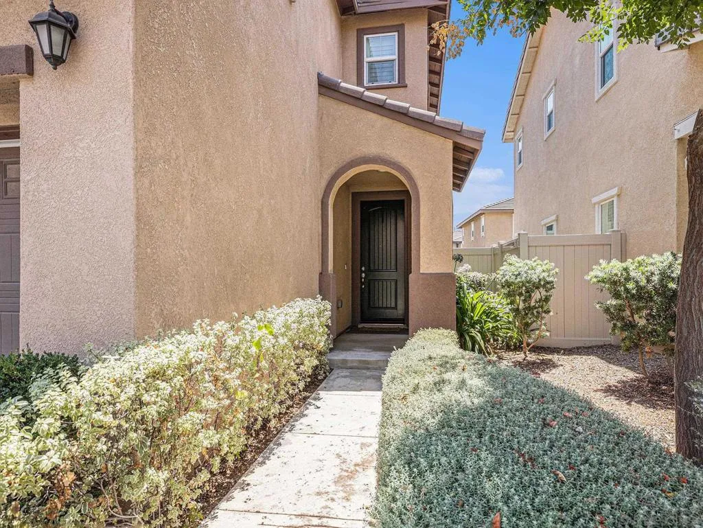 35406 Brown Galloway Ln, Fallbrook, California 92028 home-pic-3