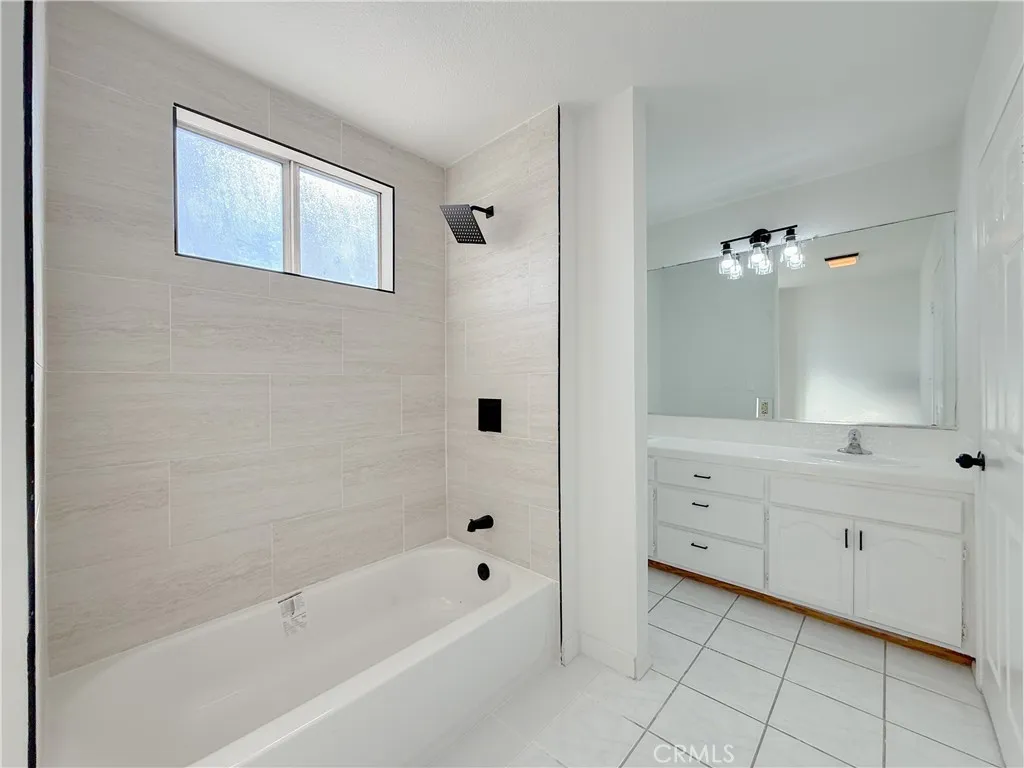 556 W 99th Street, Los Angeles, California 90044 home-pic-43