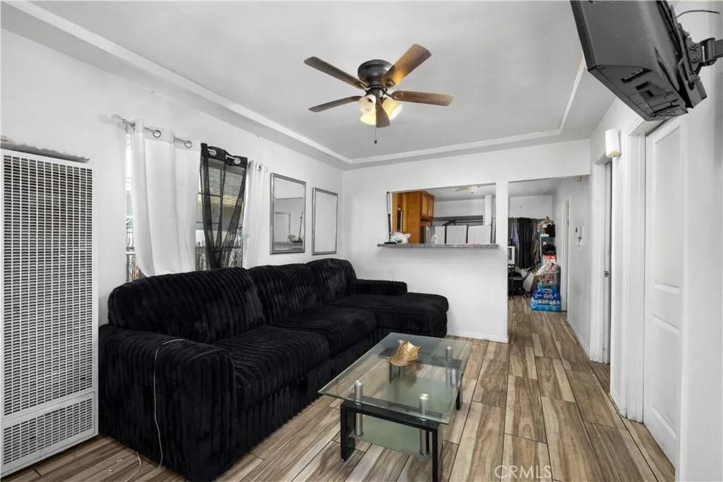 8230 Compton Avenue, Los Angeles, California 90001 home-pic-41