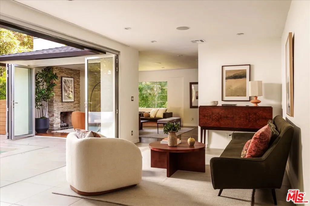 2409 N Vermont Avenue, Los Angeles, California 90027 home-pic-8