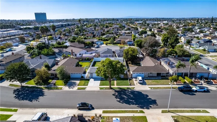 16761 Irby Lane, Huntington Beach, California 92647
