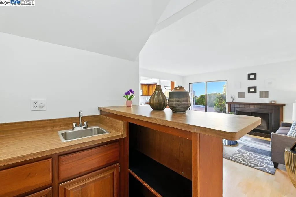 109 Oak Ct, Hercules, California 94547 home-pic-20